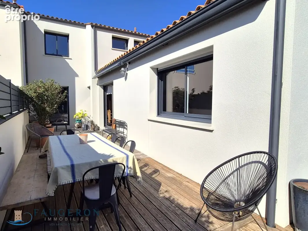 LA CHAUME - Accueillante Maison récente 115 m2 + Jardin, Terrasse & Garage - à 200 m de l'Océan - photo 3