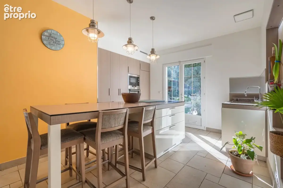 Magnifique propriété avec vue à 360° - Piscine - Jardin + 2 appartements annexes en option - photo 7