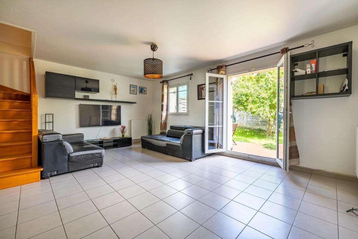 Maison à MARCOUSSIS