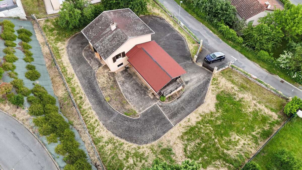 Maison à BRUSSIEU