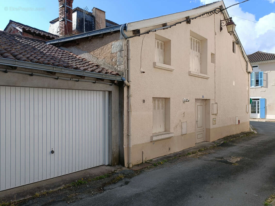 Appartement à NEUVIC