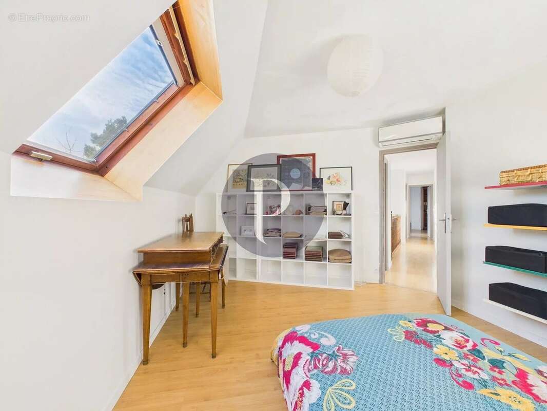 Maison à VERRIERES-LE-BUISSON