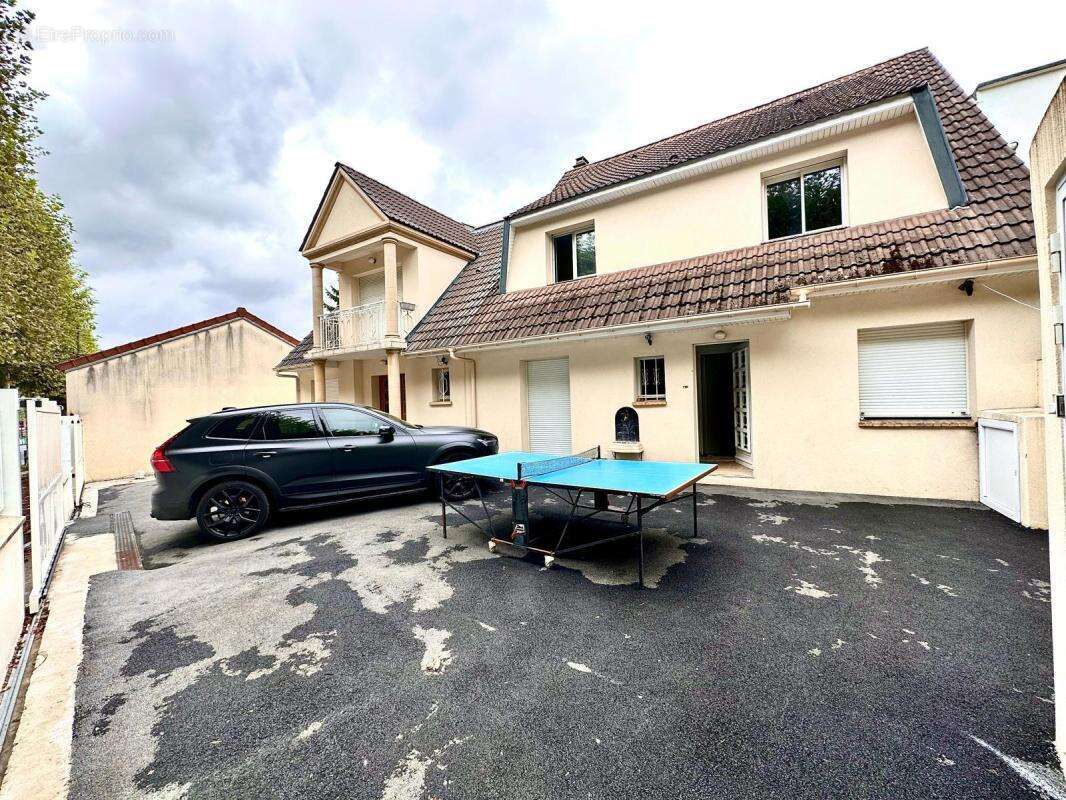 Appartement à FONTENAY-SOUS-BOIS
