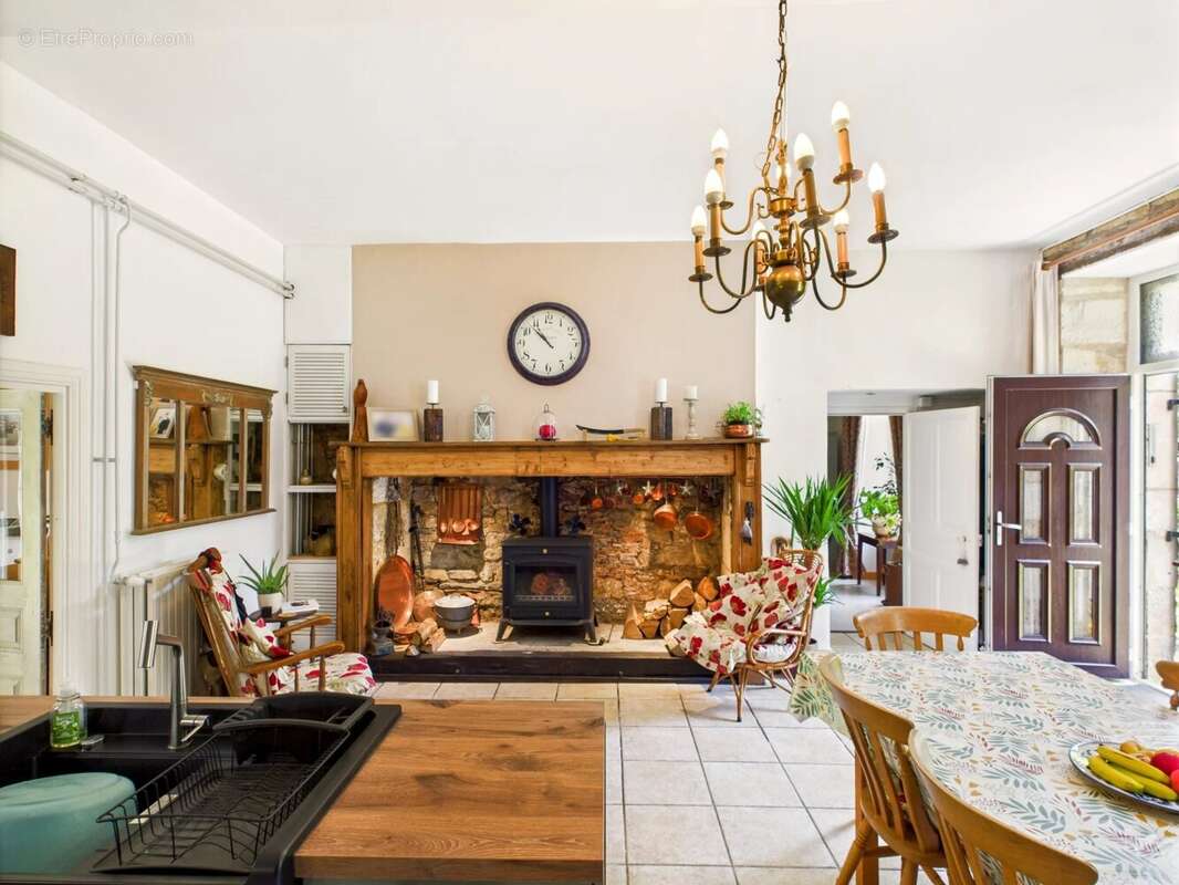 Maison à SAINT-MEDARD-D'EXCIDEUIL