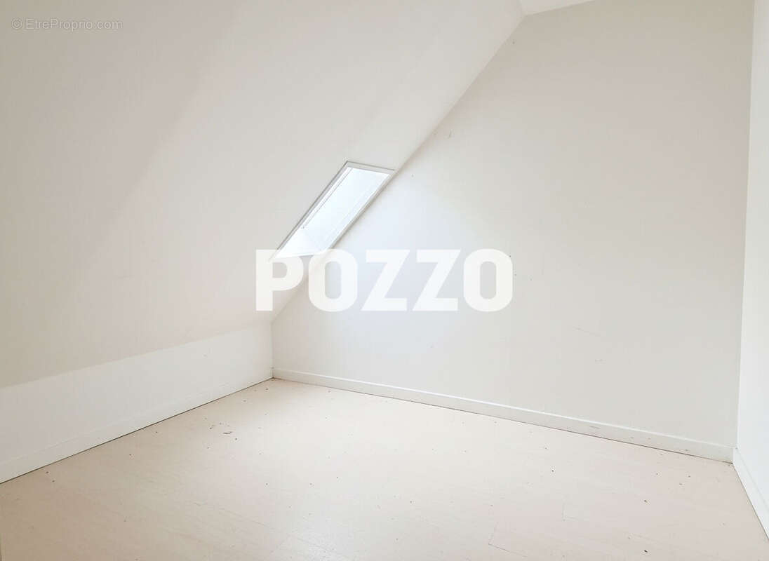 A Vendre Maison individuelle en pierre à Bernières sur  Mer (14990) - photo 11