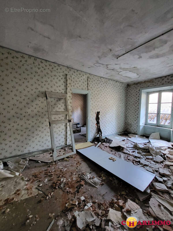 Commerce à SAINT-JUNIEN