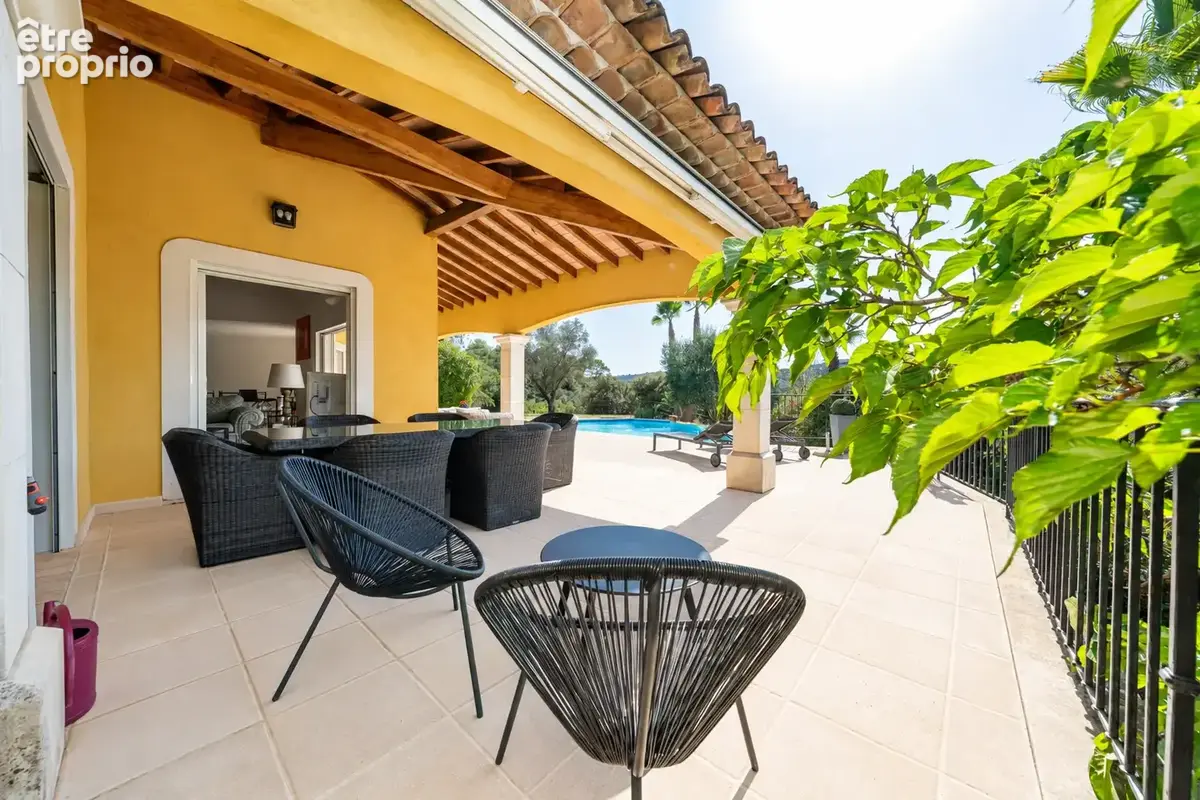 Villa d’architecte - Volumes, lumière, calme et panorama - photo 11