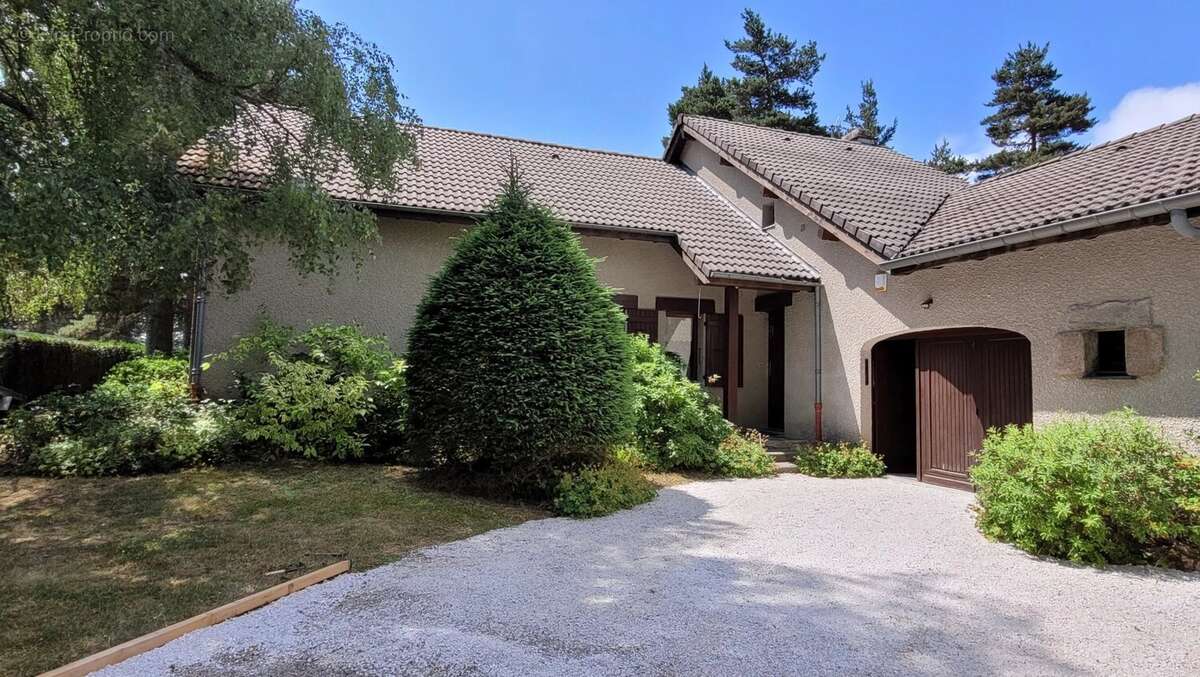 Maison à LE CHAMBON-SUR-LIGNON