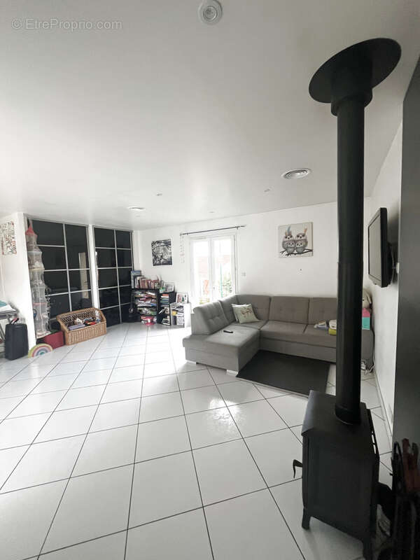 Maison à SAINT-FELIX-DE-RIEUTORD