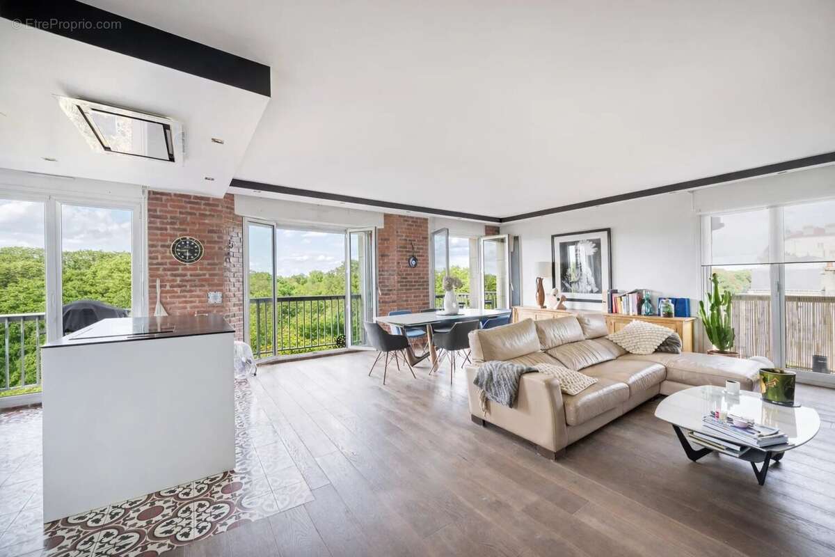 Appartement à CHARENTON-LE-PONT