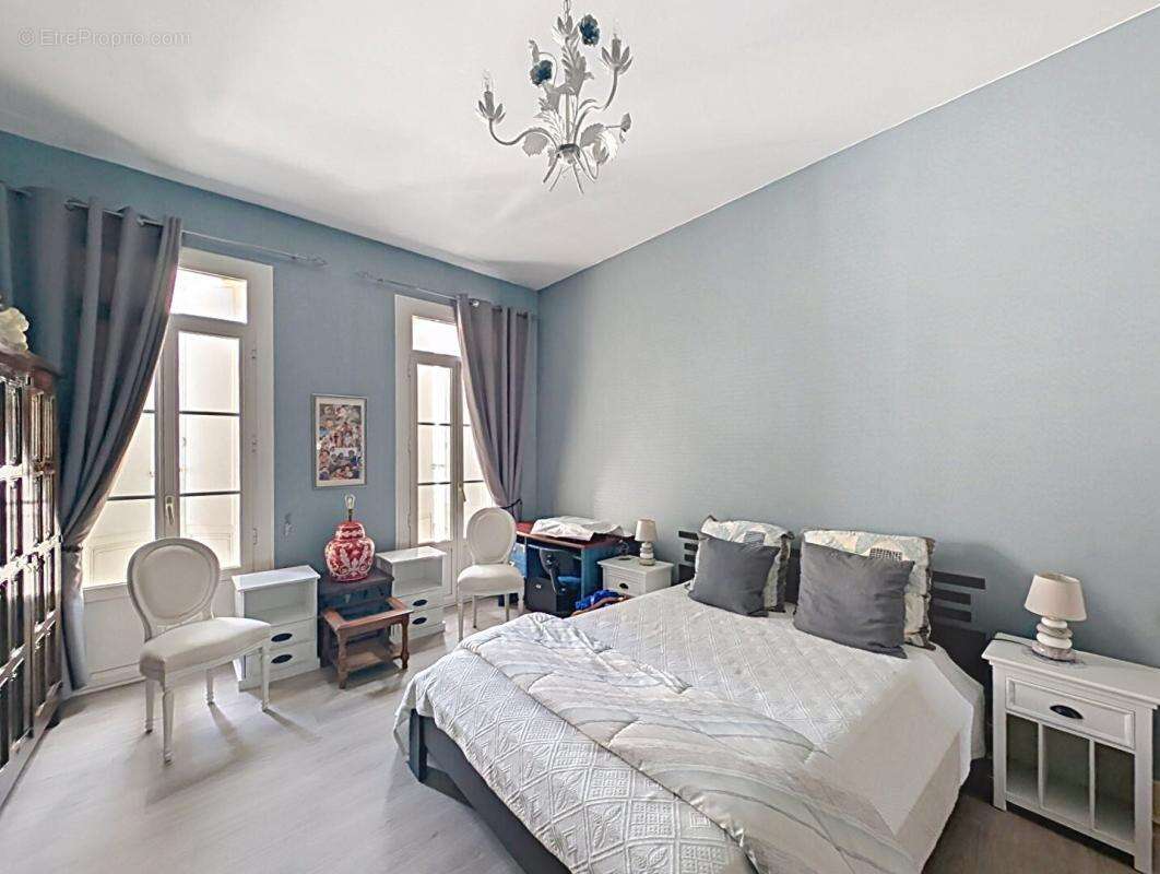 Maison de caractère avec jardin et dépendance - photo 9