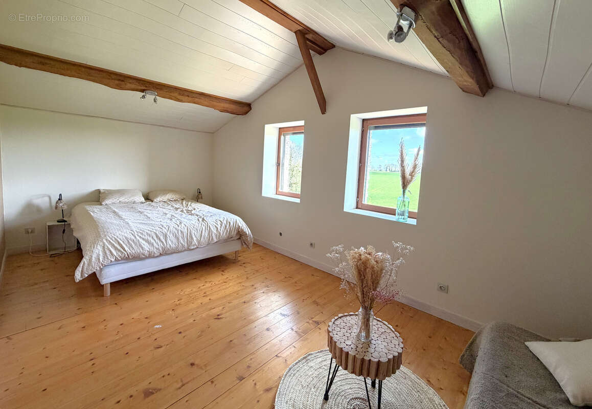 Maison à SAINT-JULIEN-SUR-VEYLE