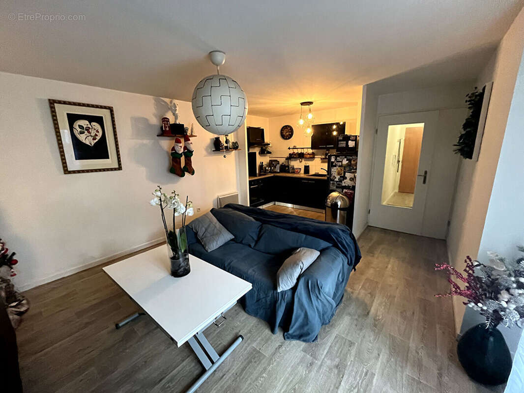 Appartement à CHANTELOUP-LES-VIGNES