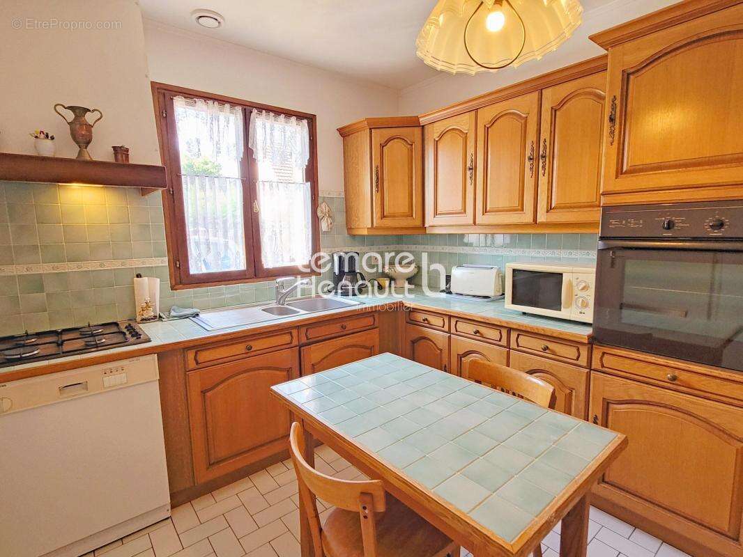 Maison en bon état 4 chambres sur 680 m² de terrain - photo 4