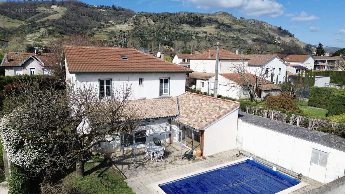 Maison à TOURNON-SUR-RHONE