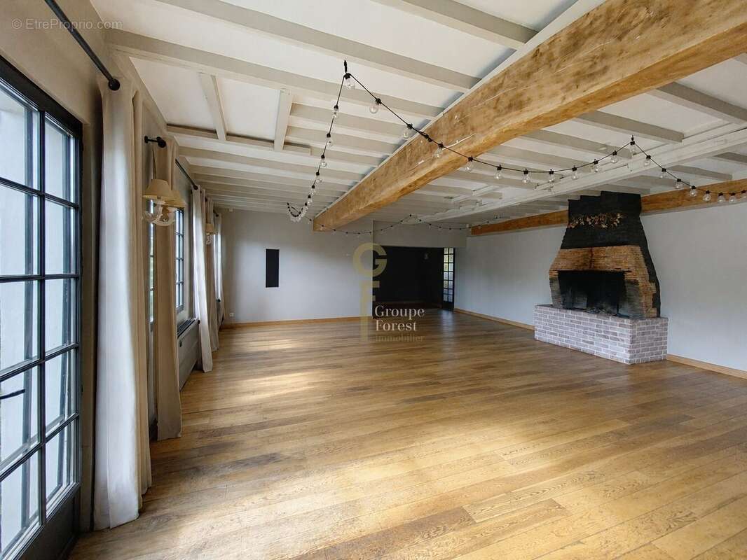 Petit salon RDC vide - Maison à SAINT-AUBIN