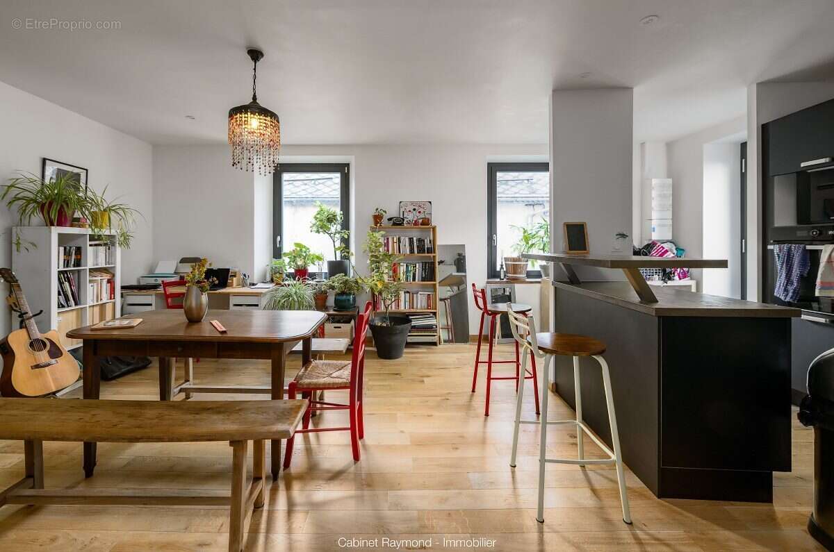 Commerce à ENTRAIGUES