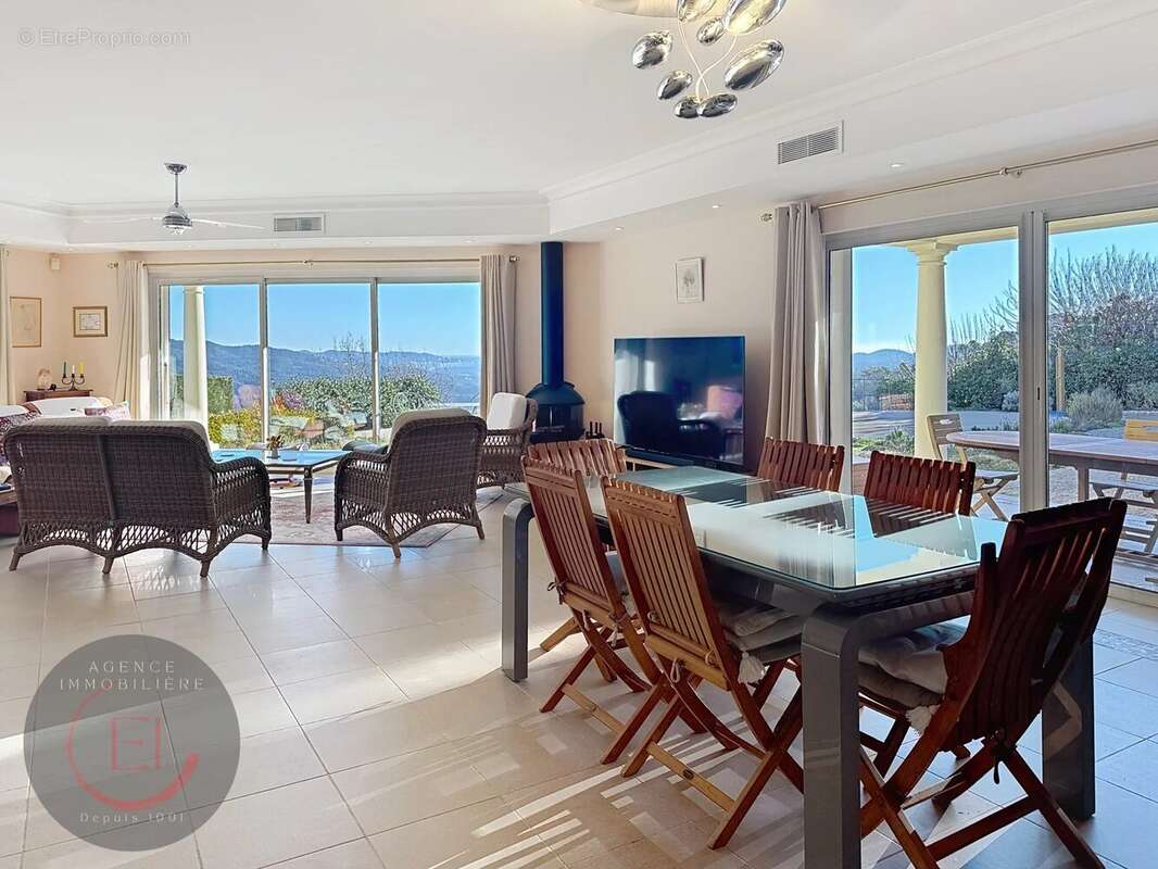 Maison à LES ADRETS-DE-L'ESTEREL