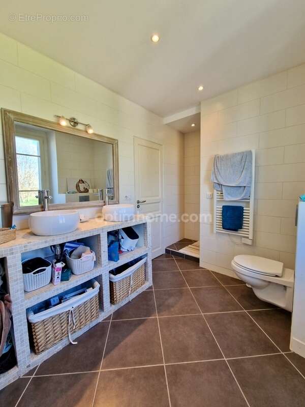 Maison à AVRAINVILLE