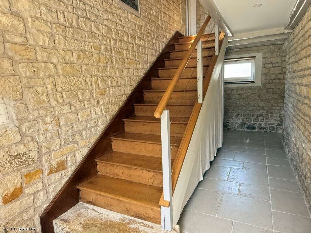 Maison à AIGRE