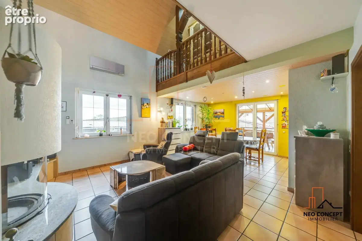 * SOUFFLENHEIM - Charmante Maison de 170 m² au sol, construite sur 9.36 ares de terrain ! * - photo 4