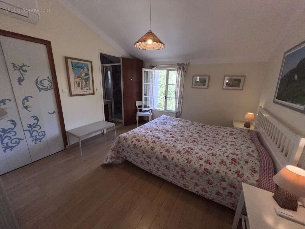 Maison à LE CASTELLET