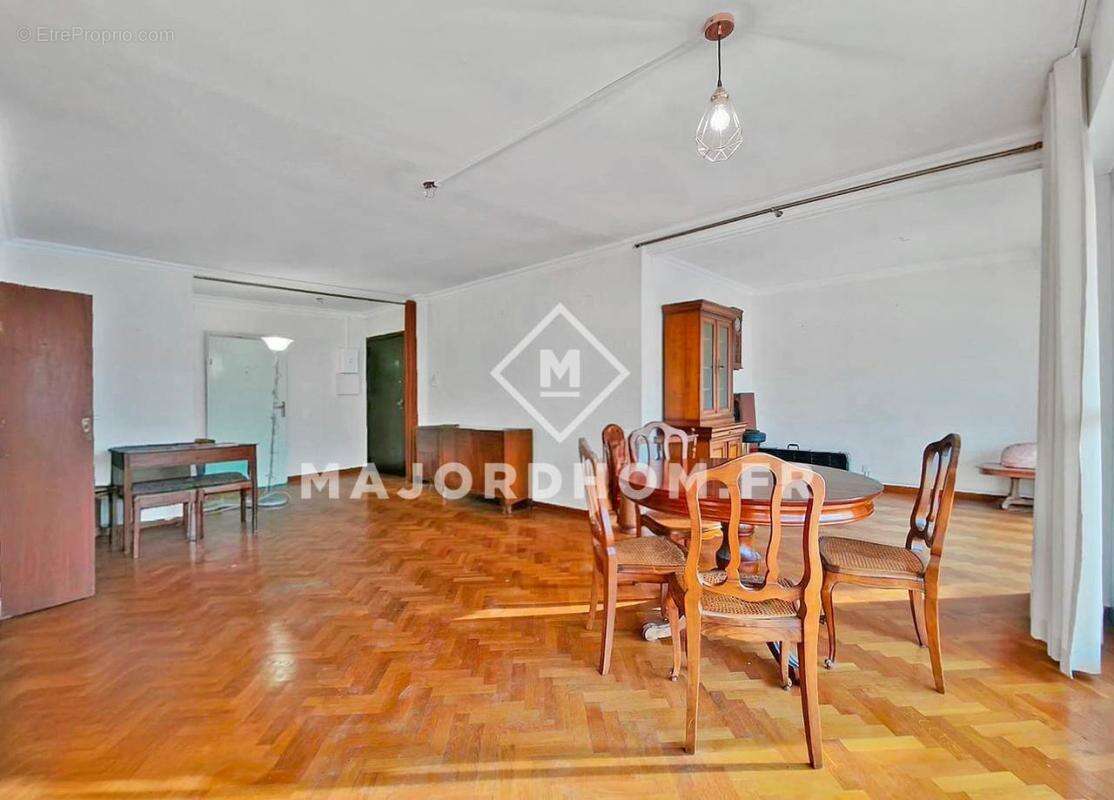 Appartement à MARSEILLE-5E