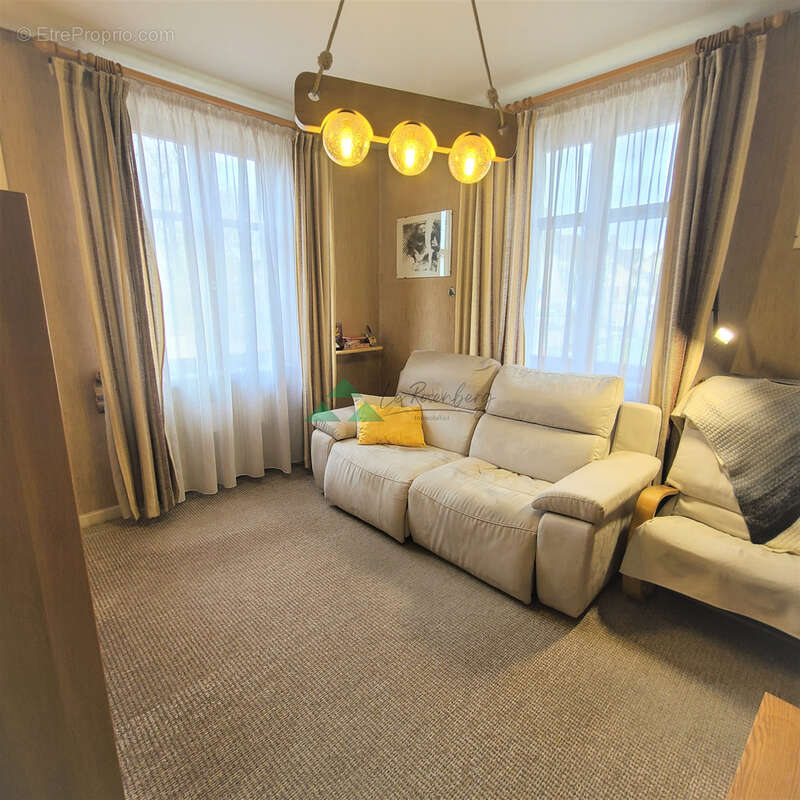 Quartier idéal, maison accolée 6 pièces de 108 m2 - photo 3