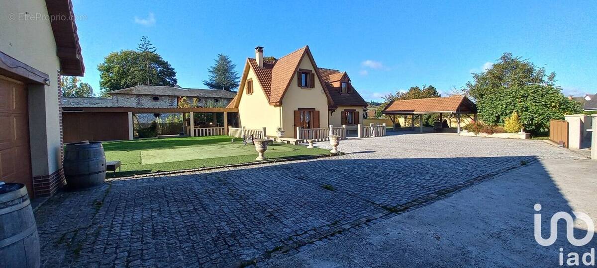 Photo 1 - Maison à NEUVILLE-FERRIERES