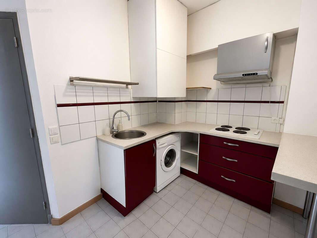 CARCASSONNE - Appartement T2 32 m2   Centre-ville de Carcassonne avec cave - photo 2