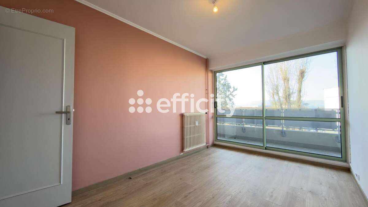 Appartement à LE PEAGE-DE-ROUSSILLON