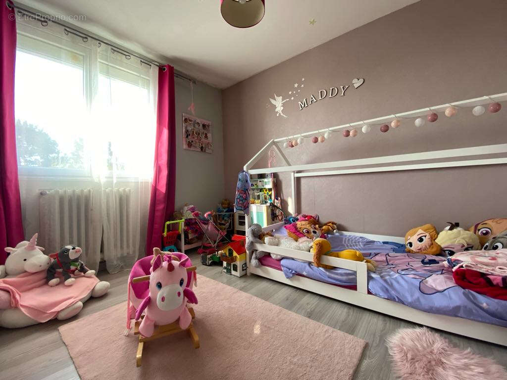 Maison à NEUILLY-SAINT-FRONT