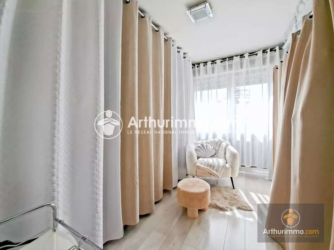 Appartement à SAINT-PIERRE-DU-PERRAY