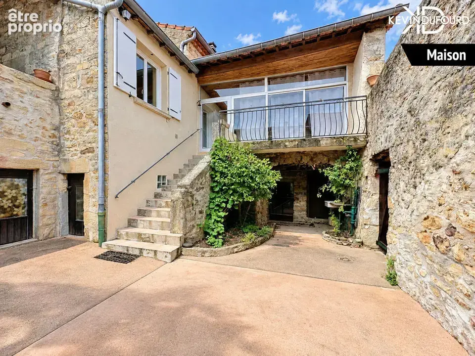 Maison 8 pièces 140 m² à vendre à Saint-Julien-Du-Serre (07200) - photo 2