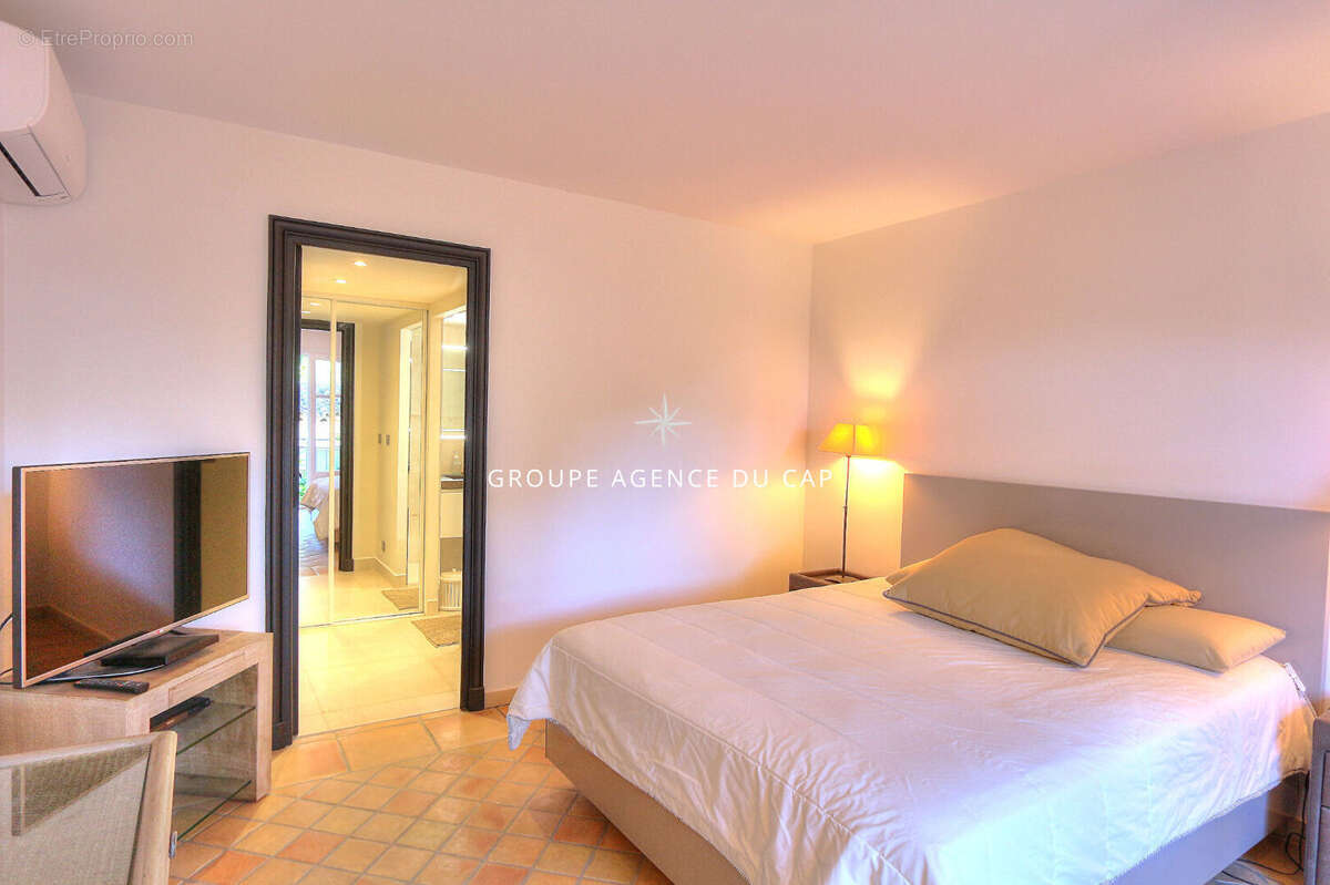 Villa d'exception à vendre à Saint Raphaël - Valescure, 7 pièces, piscine chauffée - photo 13