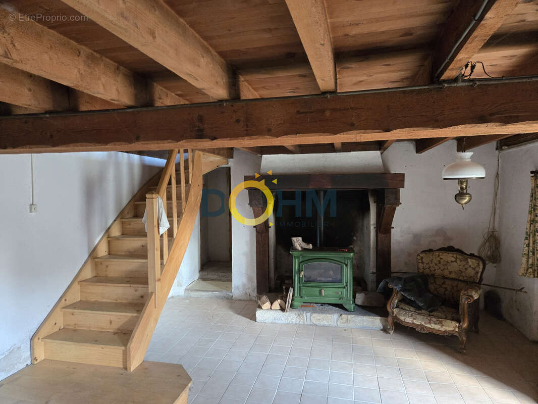 Maison à LA CHAPELLE-AGNON