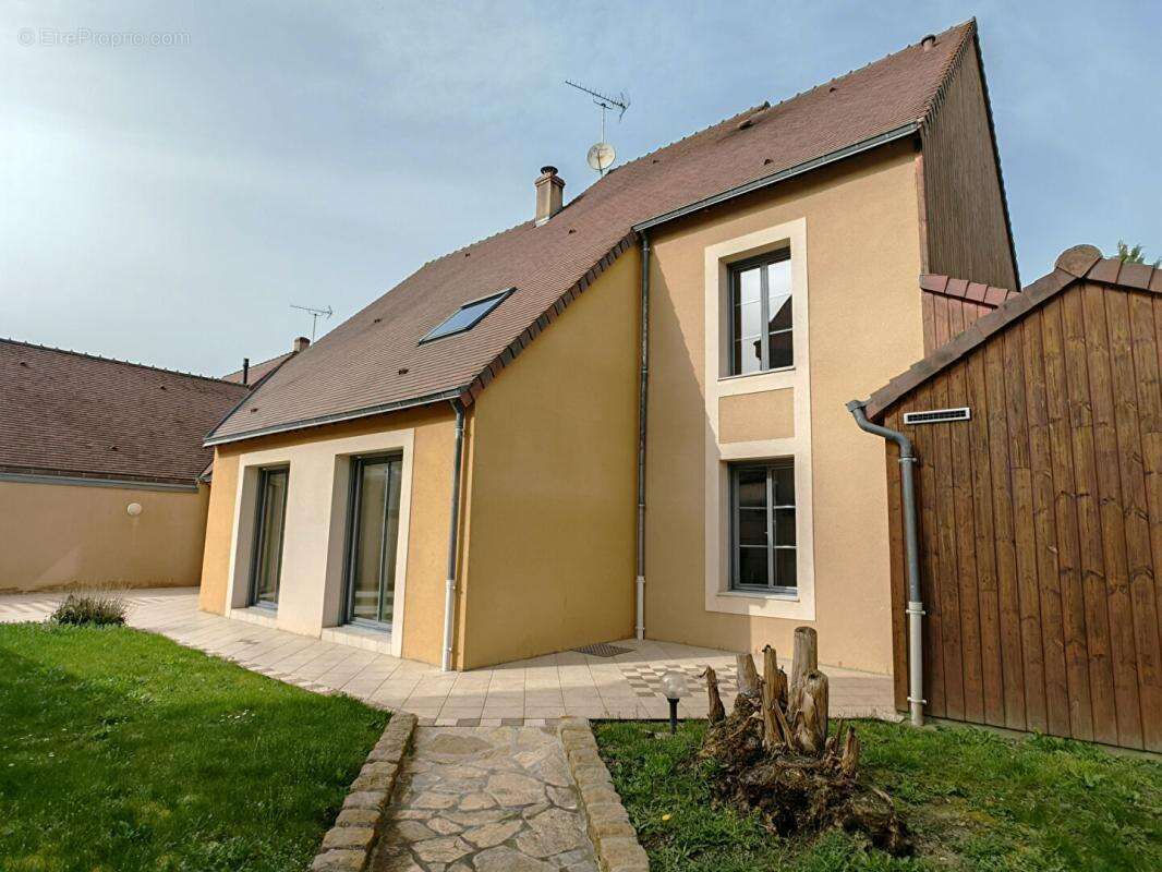 Maison à LA FERTE-BERNARD