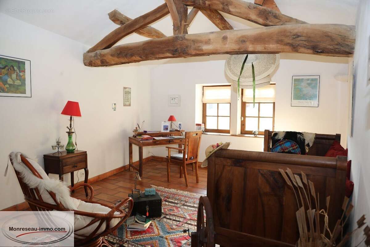 Maison à LA ROCHE-VINEUSE