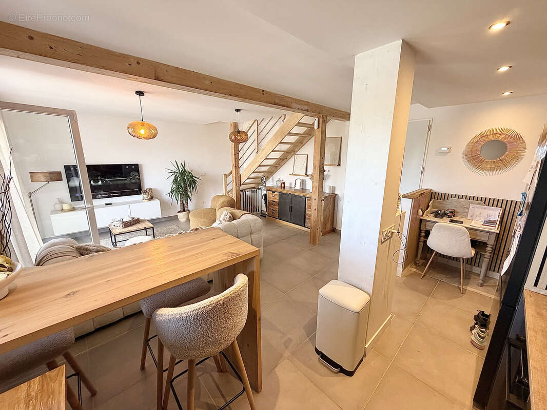 Appartement à CRANVES-SALES