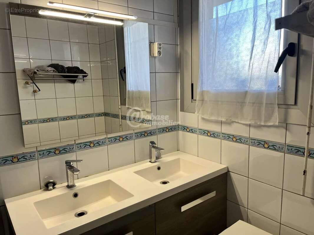 Appartement à MARSEILLE-1E