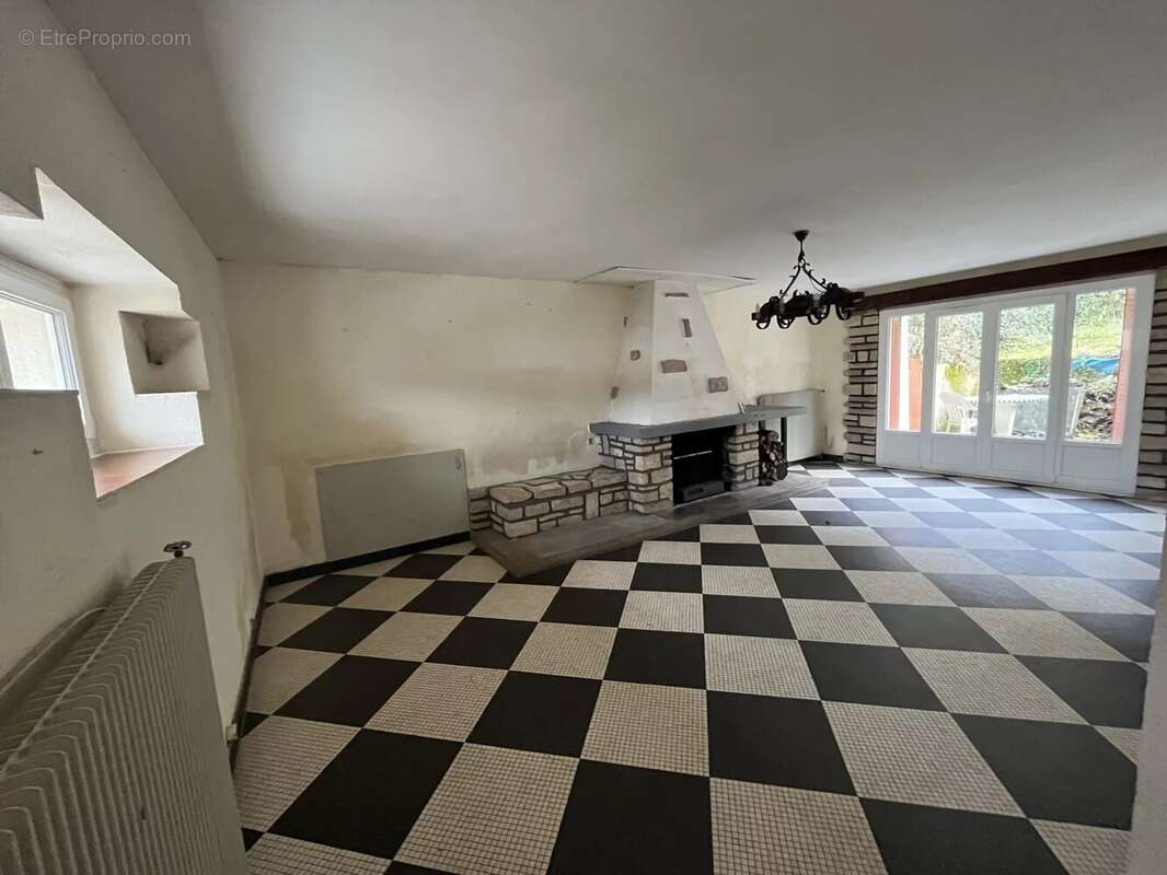 Maison à SAINT-VICTOR-SUR-OUCHE