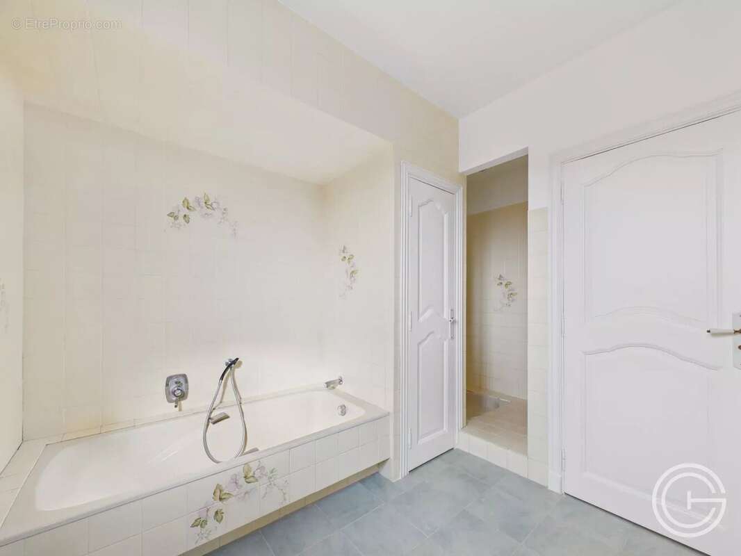 Villa individuelle 199m² avec Piscine + 1857m² de Jardin - LA COLLE SUR LOUP - photo 14