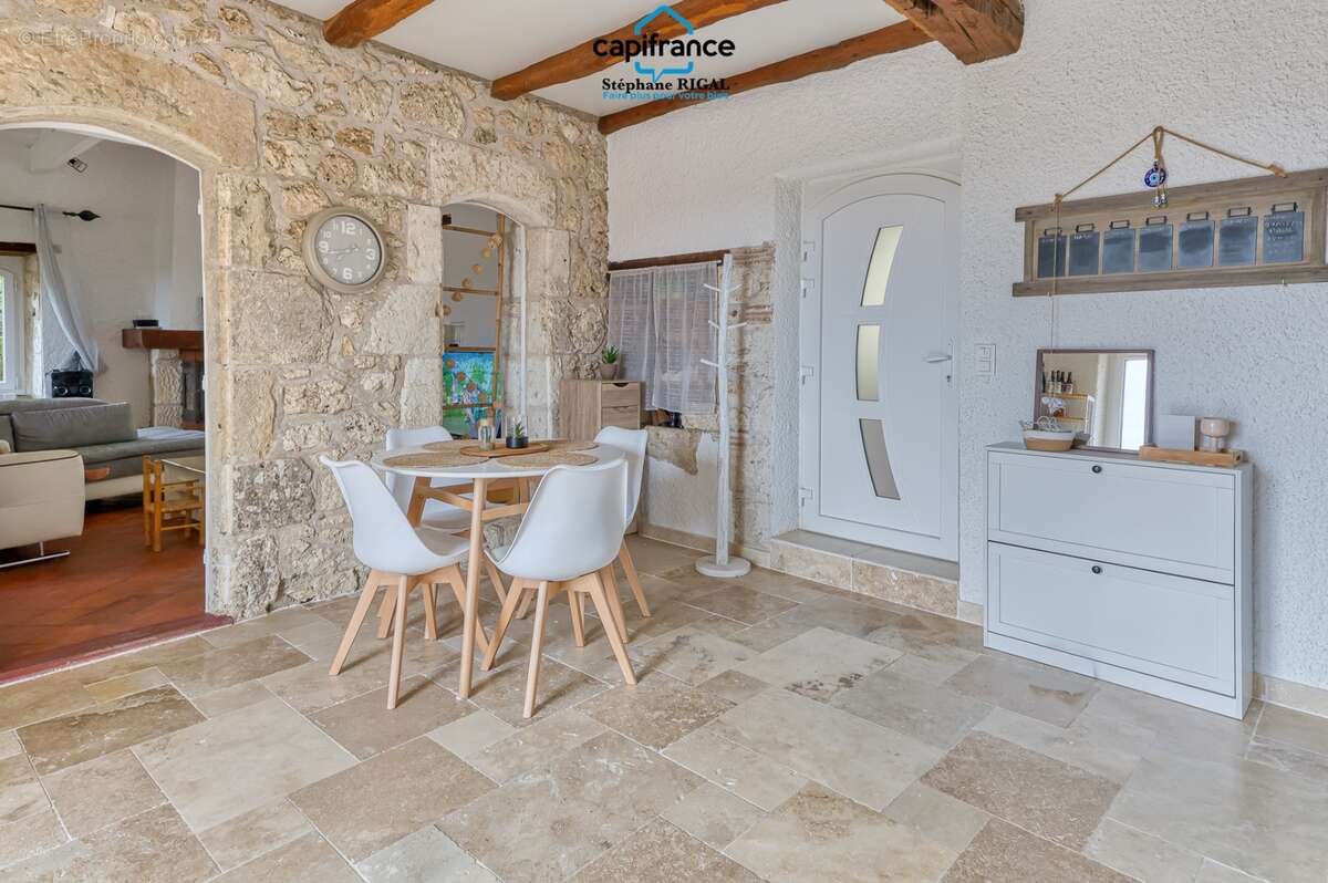 Propriete à vendre 5 pièces PUJOLS (47) Maison de 135m2 sur 6144m2 de terrain et piscine - photo 11