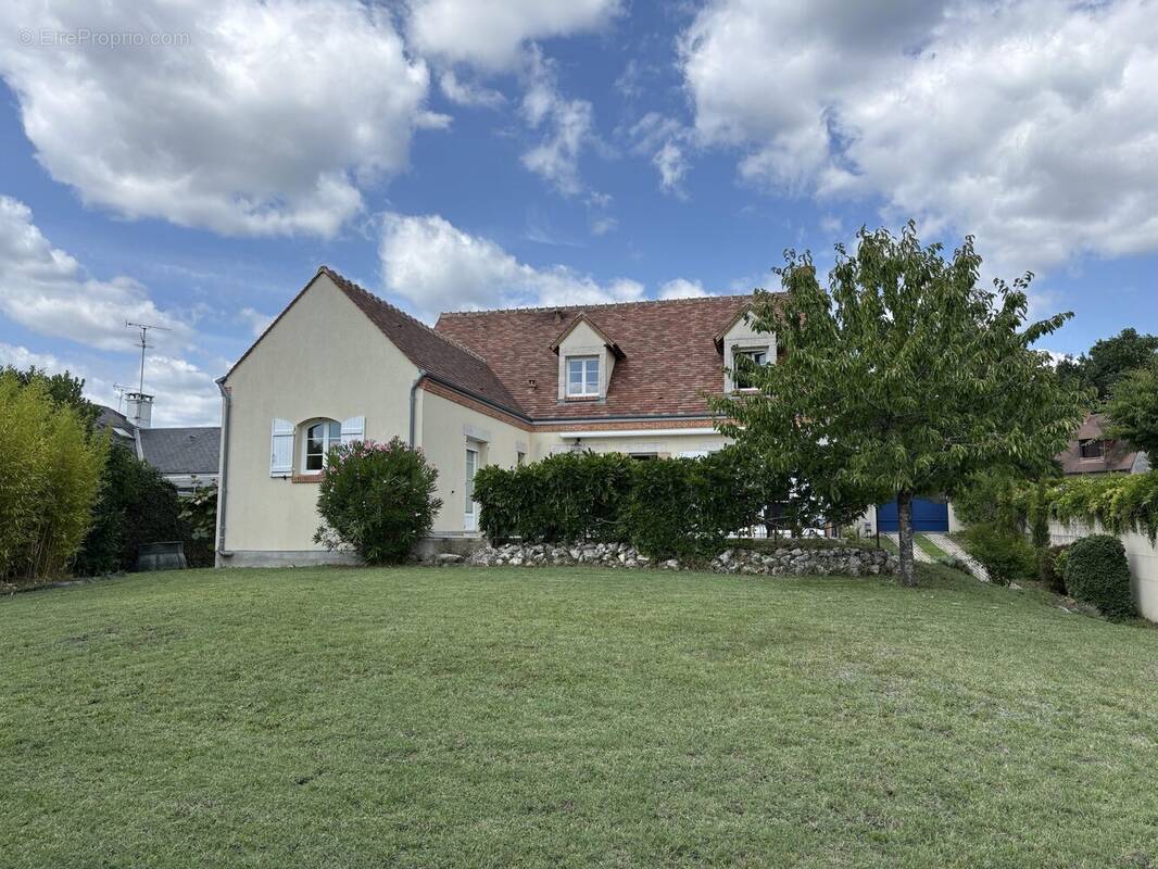 Maison à COMBLEUX