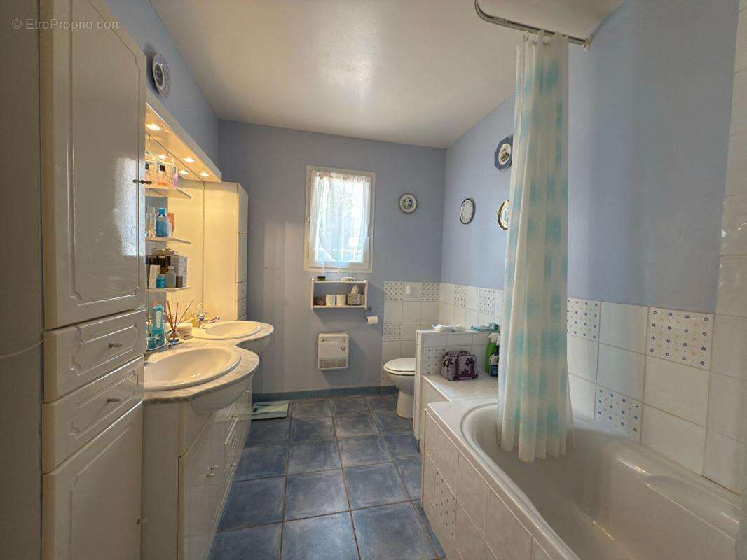 Maison à LIGNAN-SUR-ORB