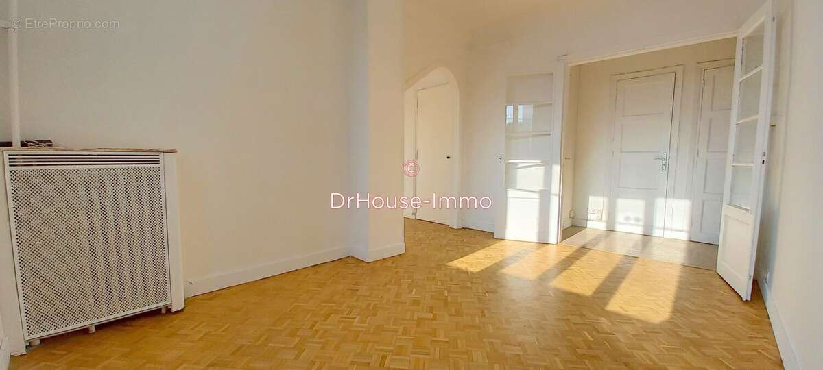 Appartement à PARIS-19E