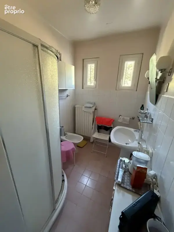 Maison avec vue dégagée et nombreuses dépendances - photo 22