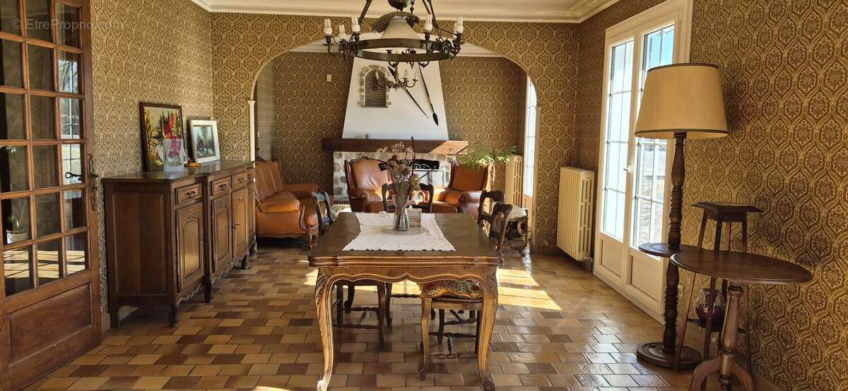 Maison à CHERVES-RICHEMONT