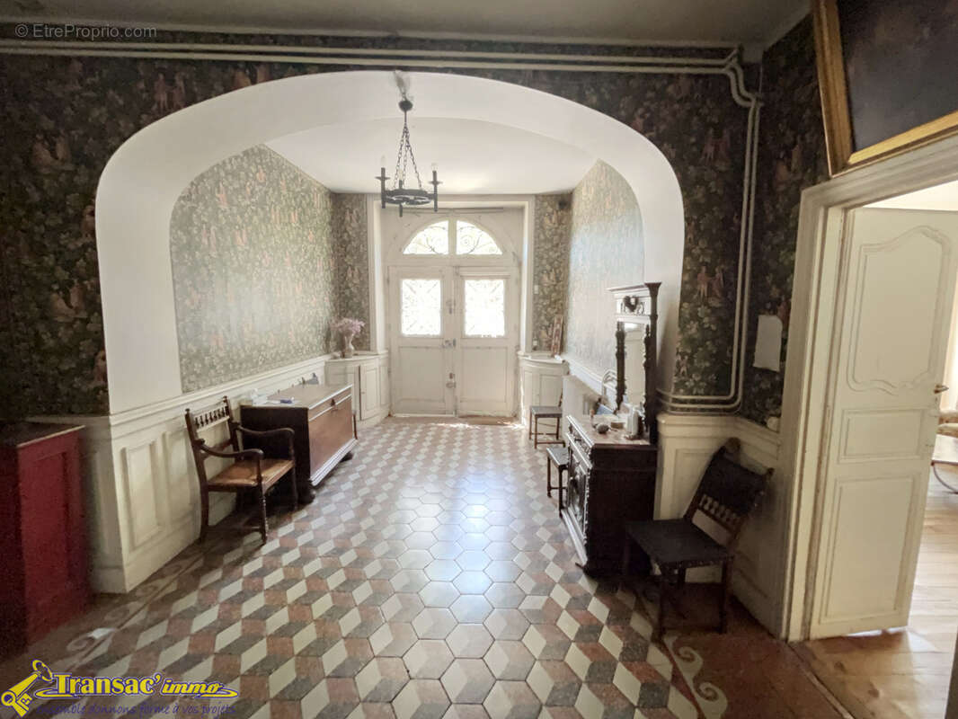 Grande maison de caractère au cœur de Courpière - photo 3
