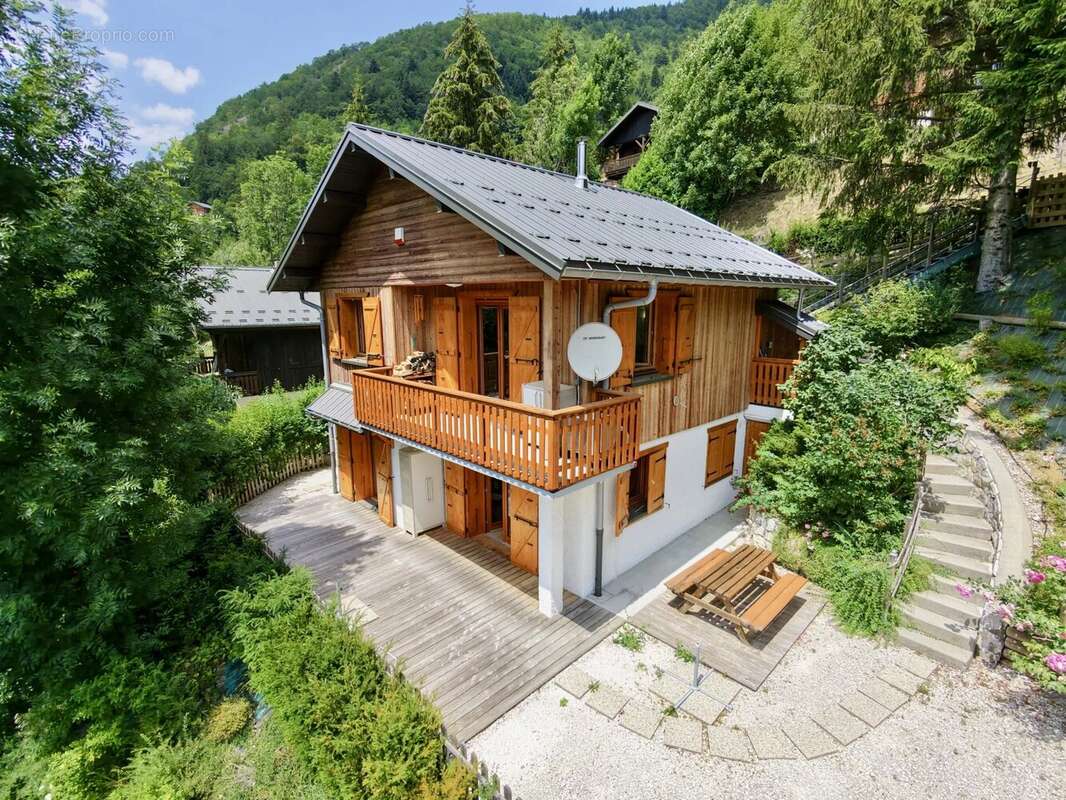 Chalet rénové en deux appartements - photo 2